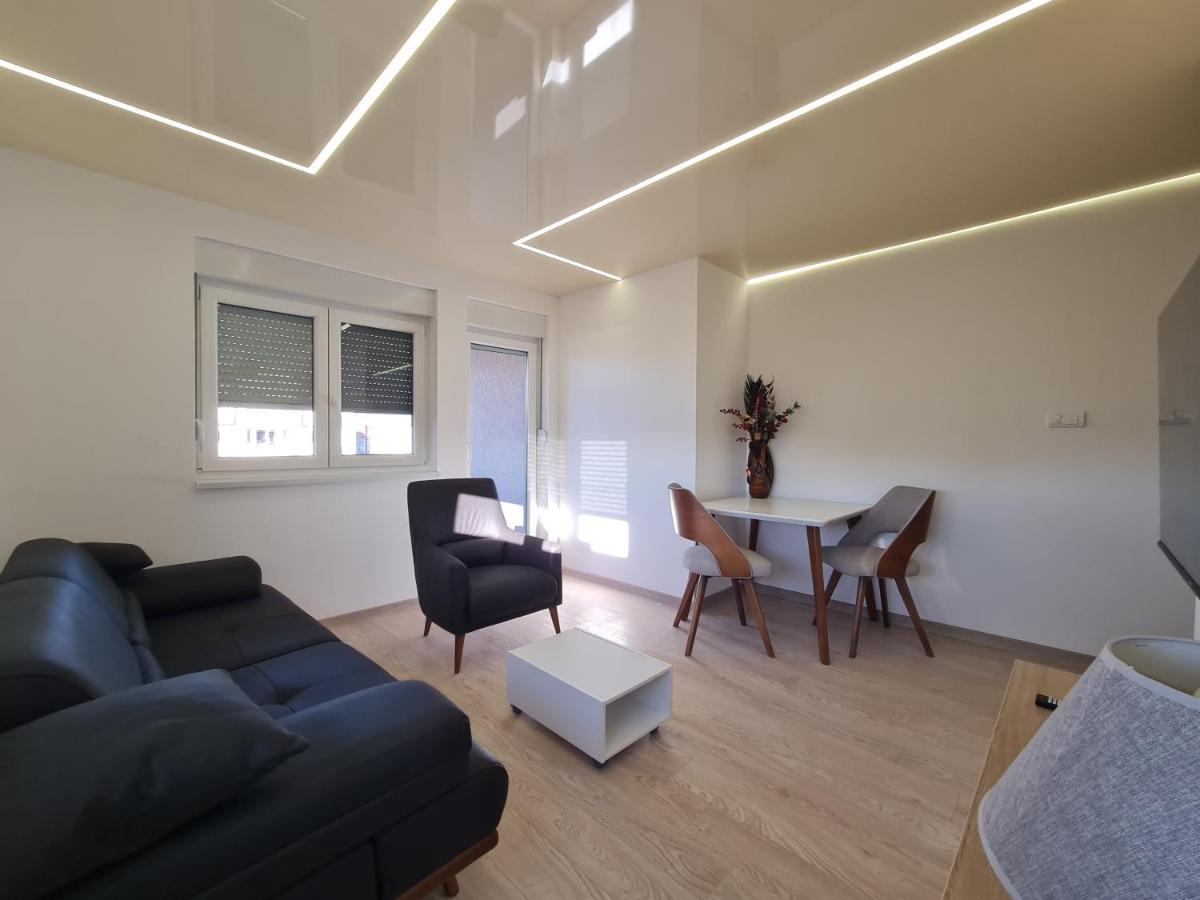 Airport Molko Apartments Surčin 外观 照片